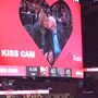 Jimmy Carter e mulher apanhados na 'kiss cam' durante jogo da NBA