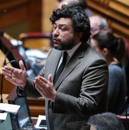 PS faz nova aproximação à AD na revisão da lei da nacionalidade