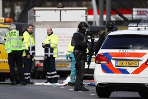 Testemunhas relatam tiroteio na Holanda: 'Um homem entrou na carruagem e começou a disparar'