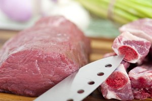 China deteta vestígios de Covid-19 em carne de porco importada de França