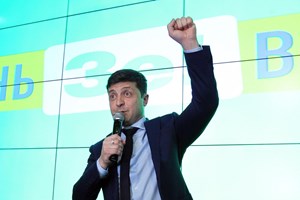 Presidente da Ucrânia internado após testar positivo à Covid-19