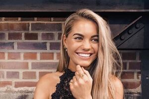 Miss Universo morre aos 20 anos de ataque cardíaco durante férias com a família