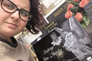 Mulher compra jazigo e lápide e finge morte de menino que diz ser seu filho