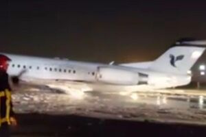 Avião com 50 pessoas a bordo incendeia-se no aeroporto de Teerão no Irão