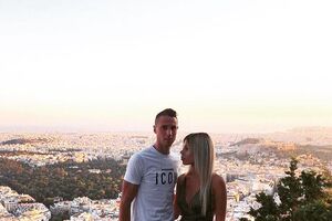 Odysseas Vlachodimos e a mulher 