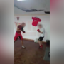 Reclusos da cadeia de Vale de Judeus filmam-se em combate ilegal de boxe