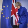 May vai pedir 'curto adiamento' do Brexit