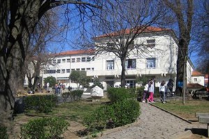 Aluno que agrediu professor no Porto fica suspenso