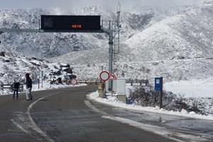 Estradas na Serra da Estrela reabertas após queda de neve