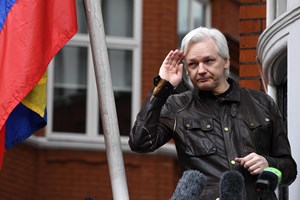 Julian Assange ouvido hoje em tribunal