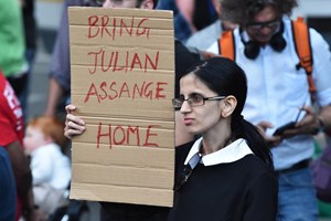 Austrália diz que se oporá à eventual pena de morte no caso de Assange