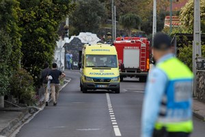 Morreu o motorista do autocarro que se despistou na Madeira em 2019, único arguido no caso
