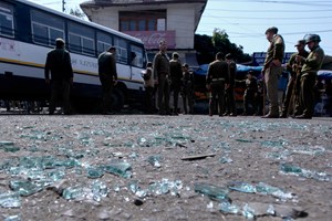 Pelo menos 15 mortos em assalto de autocarro no Paquistão