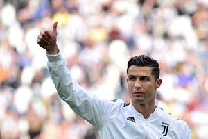Cristiano Ronaldo é convocado após negativo à Covid-19 e vai ser suplente