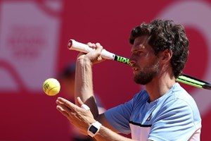 Estoril Open: João Domingues 'carimba' passagem, Pedro Sousa despede-se de singulares