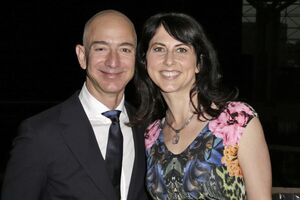 MacKenzie Bezos  Jeff Bezos