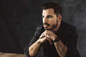 javier castillo