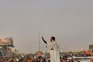Alaa Salah - jovem símbolo dos protestos no Sudão 