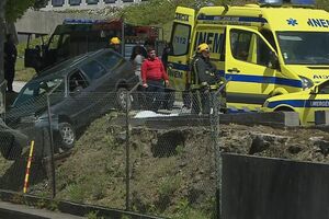 Carro cai de ribanceira em Matosinhos e faz um morto