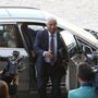António Costa tem 11 motoristas a receber dois mil euros por mês cada um