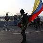 Militares estão oficialmente do lado de Maduro