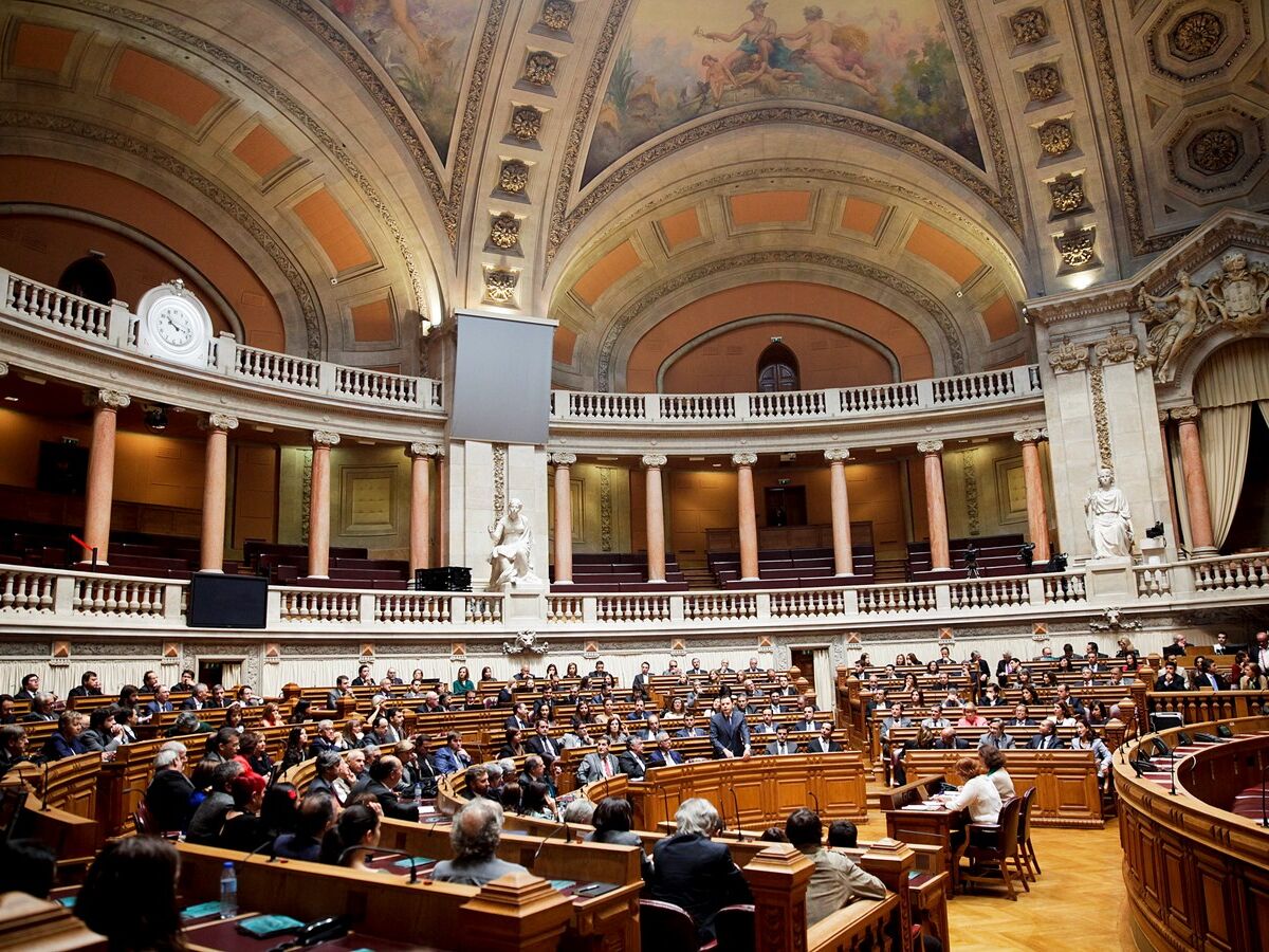 Subvenção estatal. PSD quer pagar dívida, Chega quer imóveis e PS vai apertar o cinto