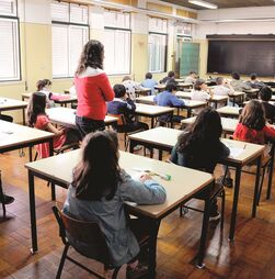 'Inadequado para a faixa etária': iniciativa educativa em Oeiras contestada por alegadas mensagens sobre género