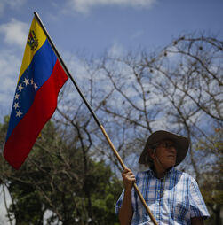 EUA estão a vigiar 18 petroleiros na costa da Venezuela