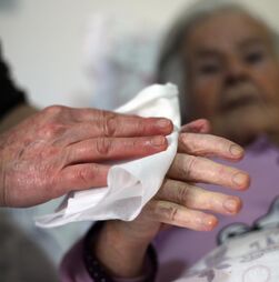 Governo altera Estatuto do Cuidador Informal para proteger dependentes