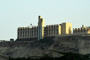 Nove mortos em ataque a hotel de luxo no Paquistão