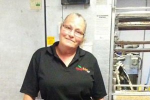 Bonnie foi despedida da cantina por alimentar estudante sem dinheiro