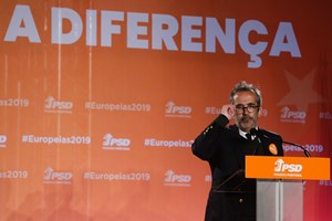 Rangel e outros eurodeputados do PPE pedem expulsão de partido húngaro