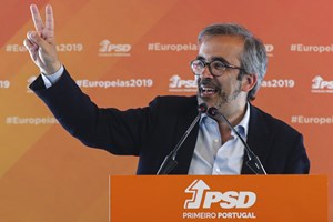 Dirigentes e autarcas da Distrital do PSD do Porto declaram a apoio a Rangel