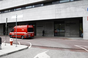 Hospital de Vila Franca de Xira tem doentes internados na garagem