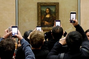 Contra excesso de visitantes, Museu do Louvre pode fechar