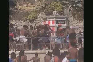 Vídeo mostra confrontos que levaram ao esfaqueamento de homem junto à praia do Tamariz
