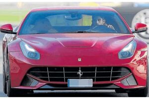 Gonçalo Guedes conduz Ferrari F12berlinetta