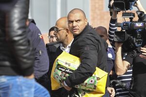 Mustafá à saída do tribunal do Barreiro