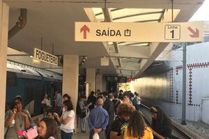 Queda de catenária interrompe circulação entre Fogueteiro e Coina