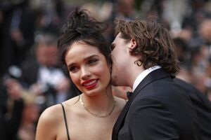 Brooklyn Beckham e Hana Cross  