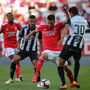 Benfica vira resultado frente ao Portimonense e está mais perto do título