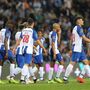 Plantel do FC Porto marca posição perante os Super Dragões e acaba assobiado