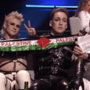 Madonna e islandeses mostram bandeira da Palestina