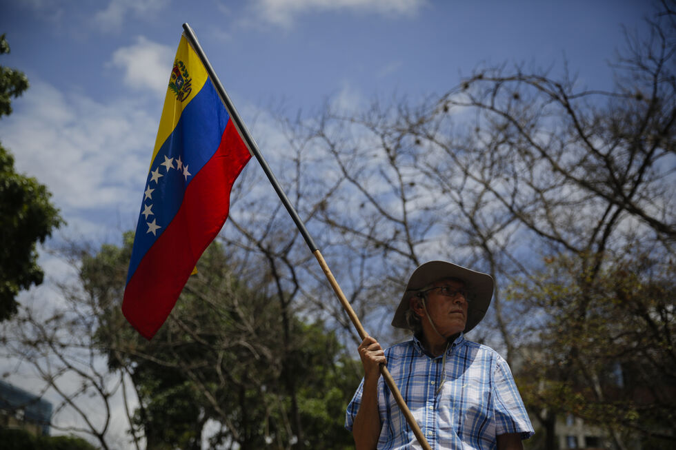 EUA estão a vigiar 18 petroleiros na costa da Venezuela