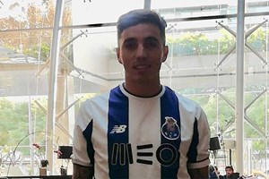 Oficial: Saravia reforça FC Porto