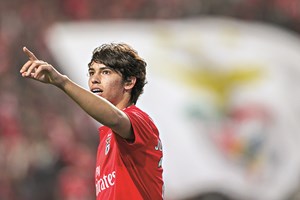 João Félix e Jorge Mendes já estão no estádio do Atlético de Madrid para transferência milionária