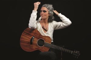 Lula Pena: 'de repente a música não é só música, tem de ter luzes, cenários e todos os artifícios'