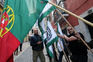 Mário Machado lidera o grupo 1143