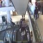 Adolescente morre em escadas rolantes de centro comercial 