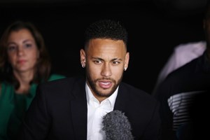 Neymar multado em três milhões de euros por crimes ambientais